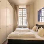 Modern Luxury 4br Near King's Garden شقة