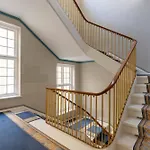 Modern Luxury 4br Near King's Garden شقة