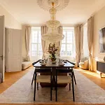 شقة Modern Luxury 4br Near King's Garden