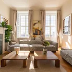 Modern Luxury 4br Near King's Garden