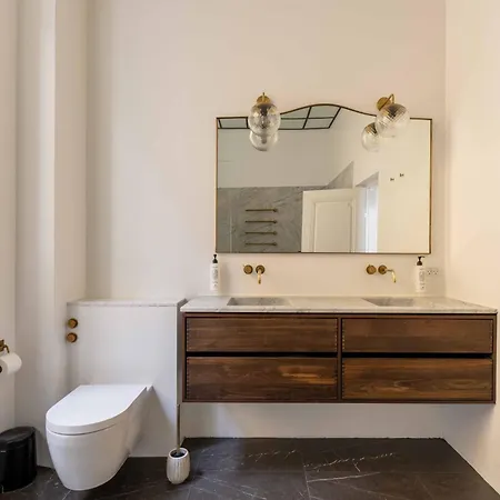 Modern Luxury 4br Near King's Garden شقة