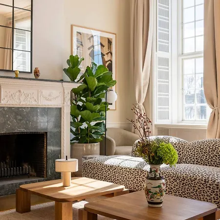 Modern Luxury 4br Near King's Garden *
