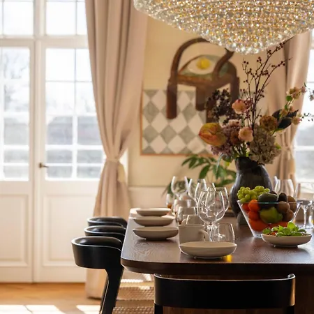 Modern Luxury 4br Near King's Garden