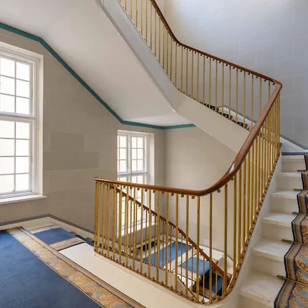 Modern Luxury 4br Near King's Garden Apartmán