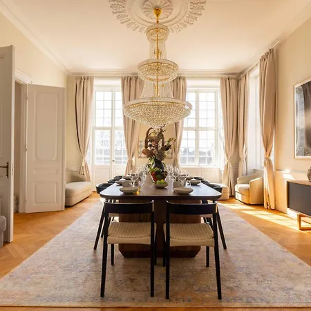Apartmán Modern Luxury 4br Near King's Garden