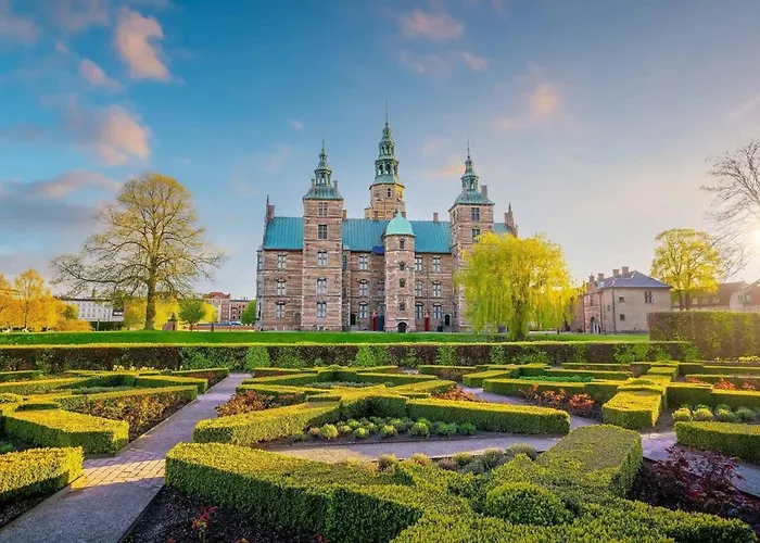 Modern Luxury 4br Near King's Garden *